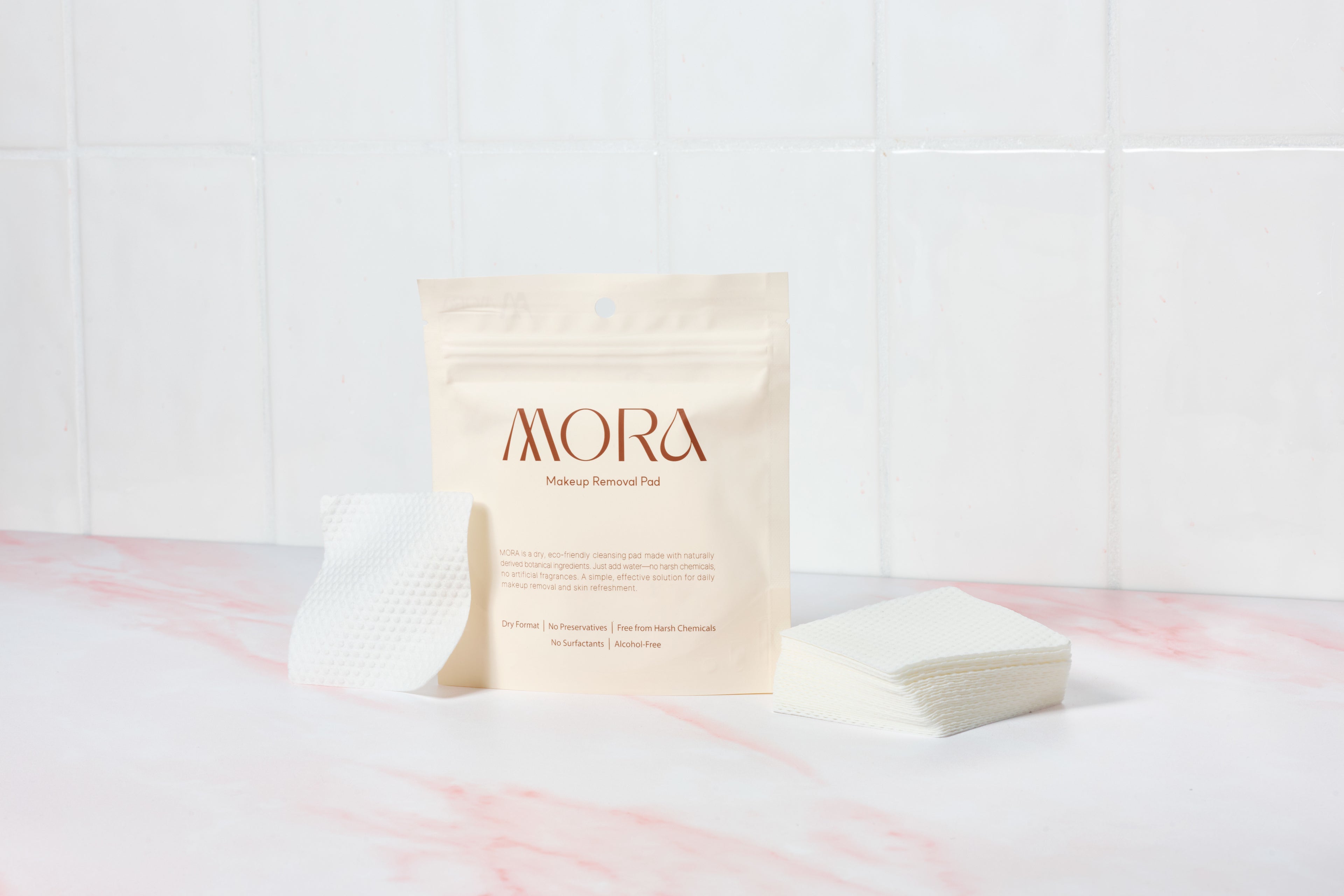 MORA Makeup Removal Pads – Standing Pouch (Ivory, 30 Pads)