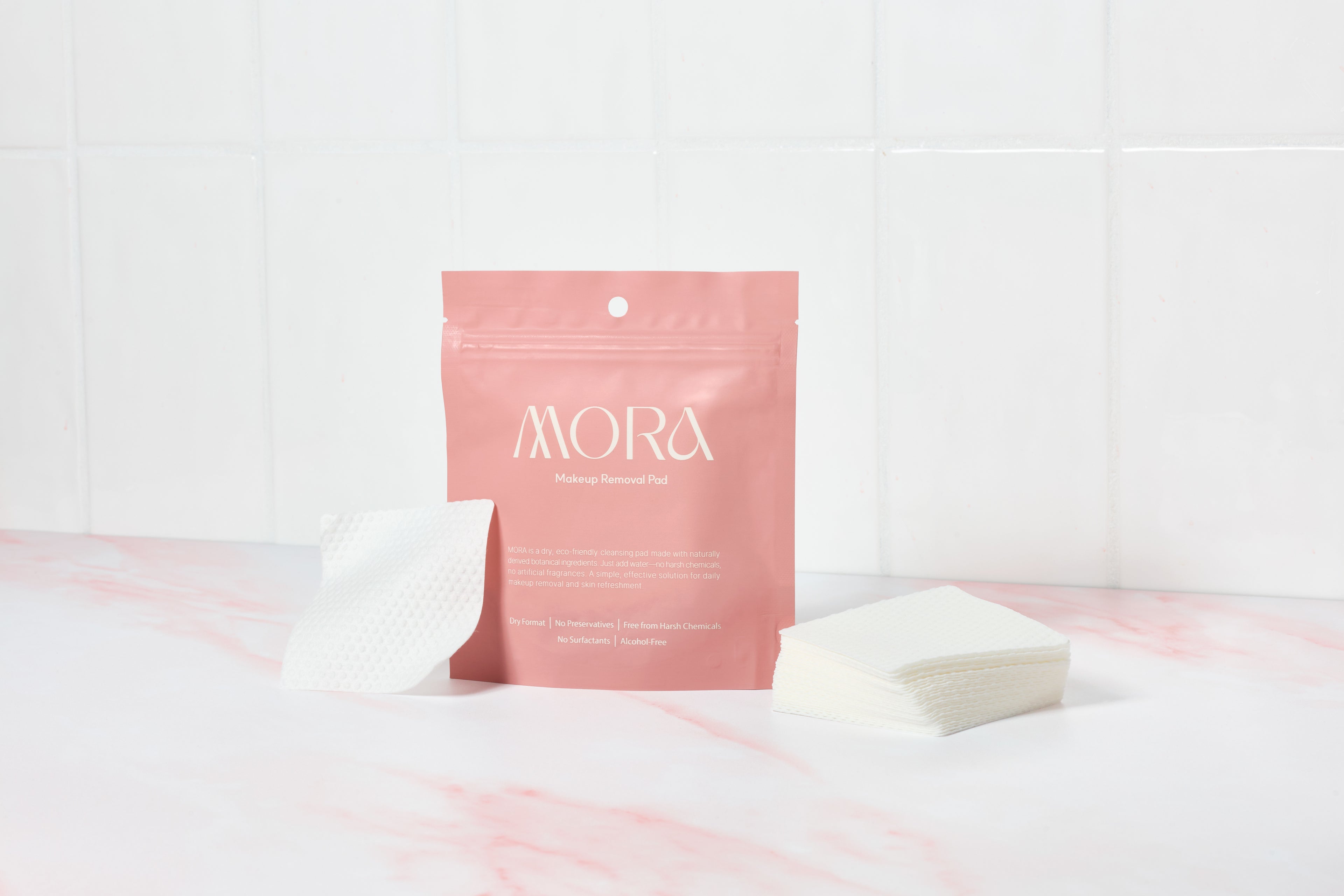MORA Makeup Removal Pads – Standing Pouch (Pink, 30 Pads)