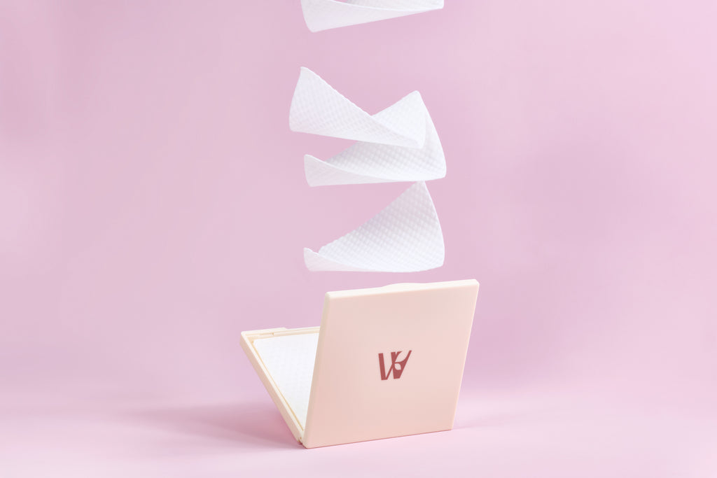 MORA Travel Case with Makeup Removal Pads (Ivory, 7 Pads)