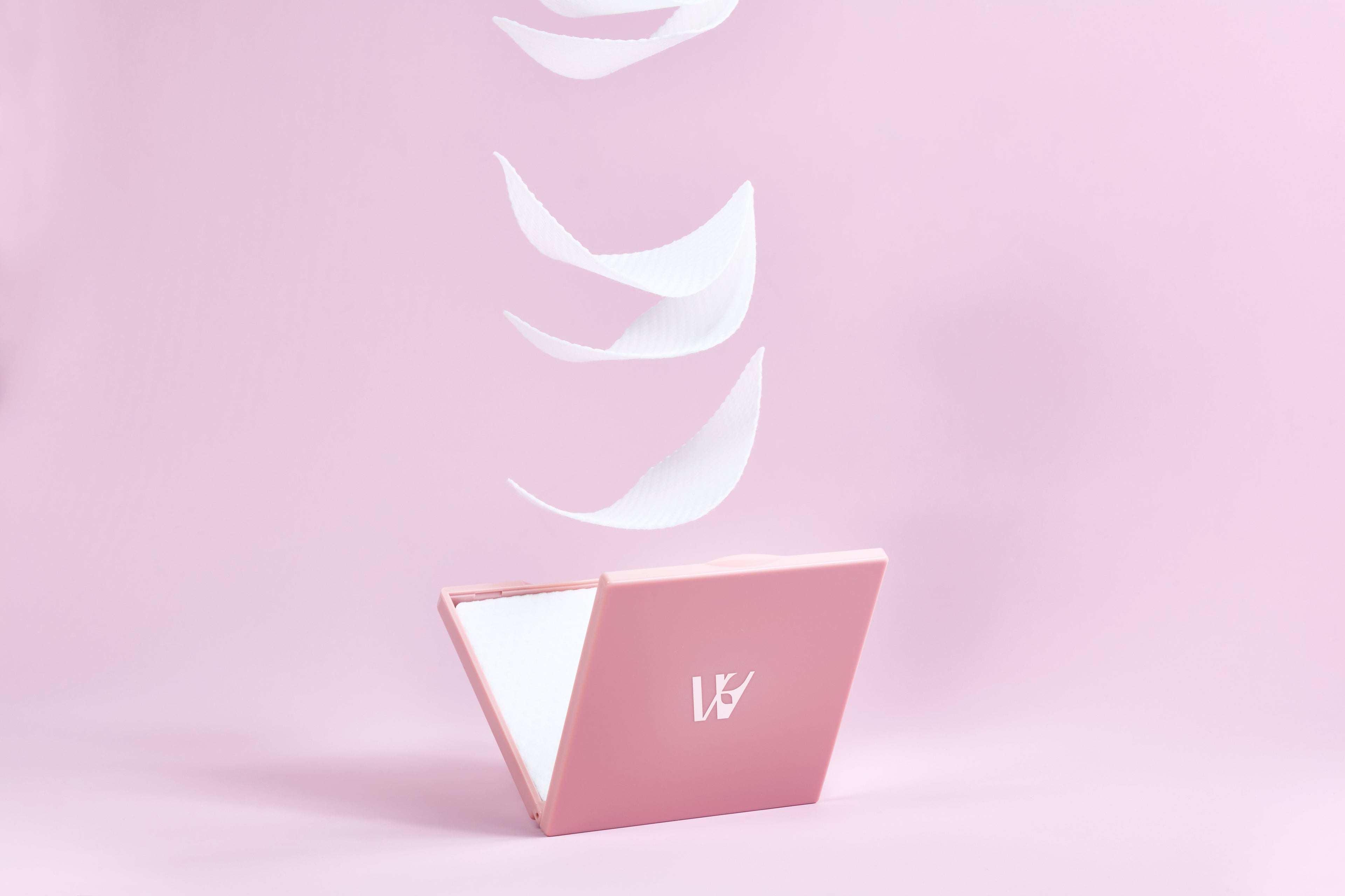 MORA Travel Case with Makeup Removal Pads (Pink, 7 Pads)